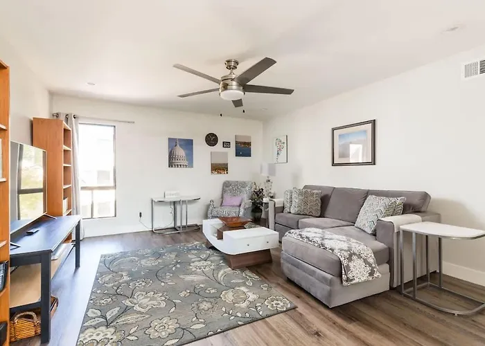 Chic Condo-walk To Old Town Scottsdale