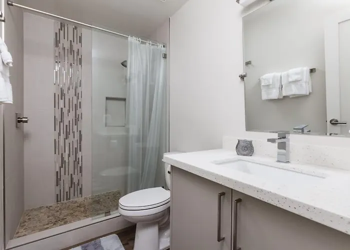 Apartment Chic Condo-walk To Old Town *